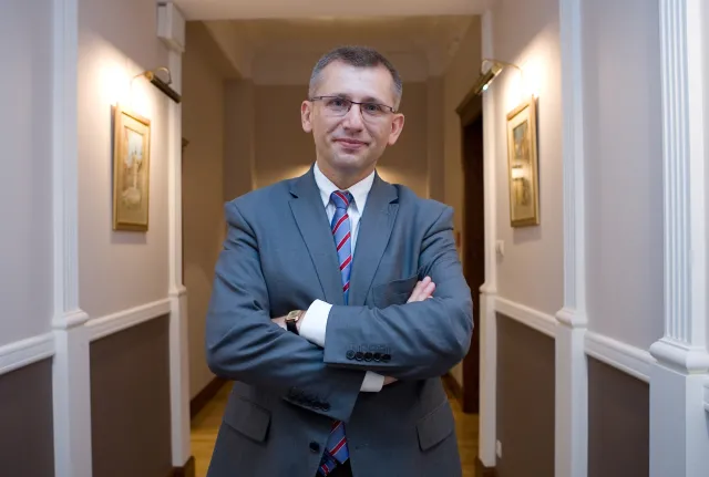 Ten sąd miał być wizytówką sprawiedliwości - jest pośmiewiskiem budowlanym i stoi pusty