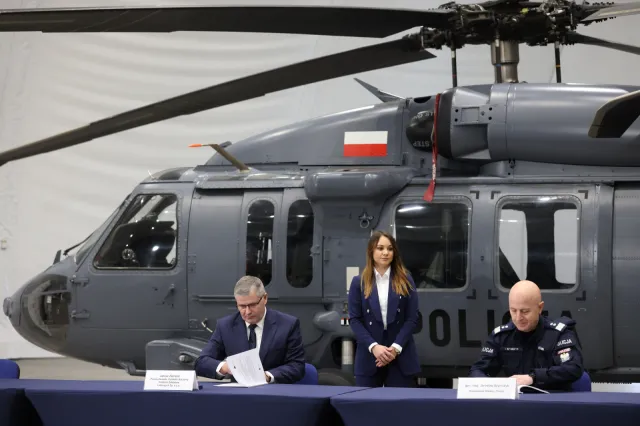 Dwa nowe śmigłowce Black Hawk dla polskiej policji i straży pożarnej
