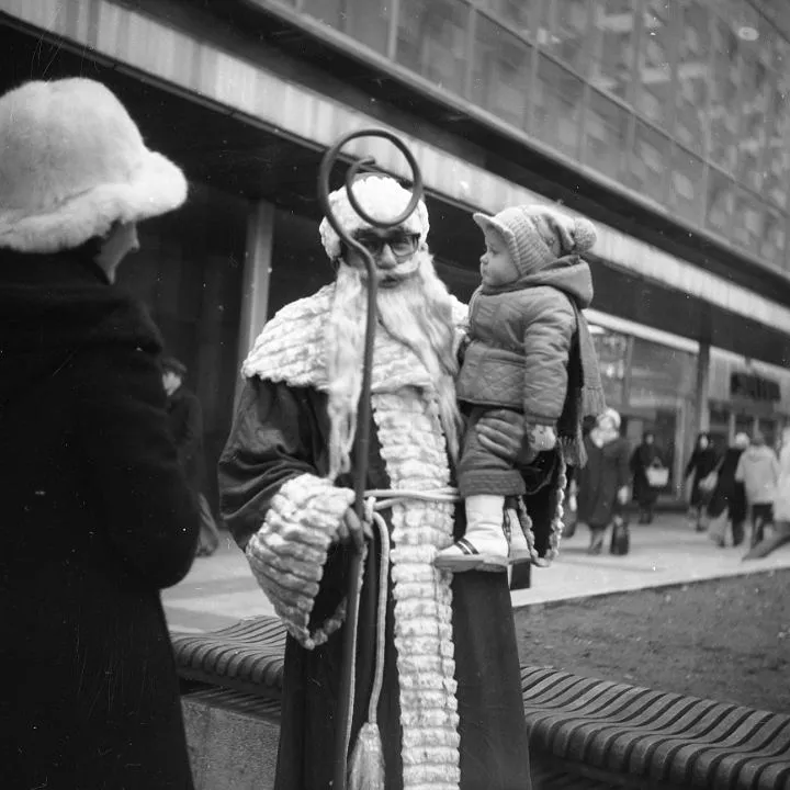 Mikolaj w Centralnym Domu Towarowym w Warszawie.