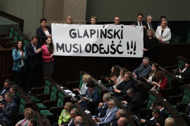 Wstępny wniosek o Trybunał Stanu dla Glapińskiego złożony