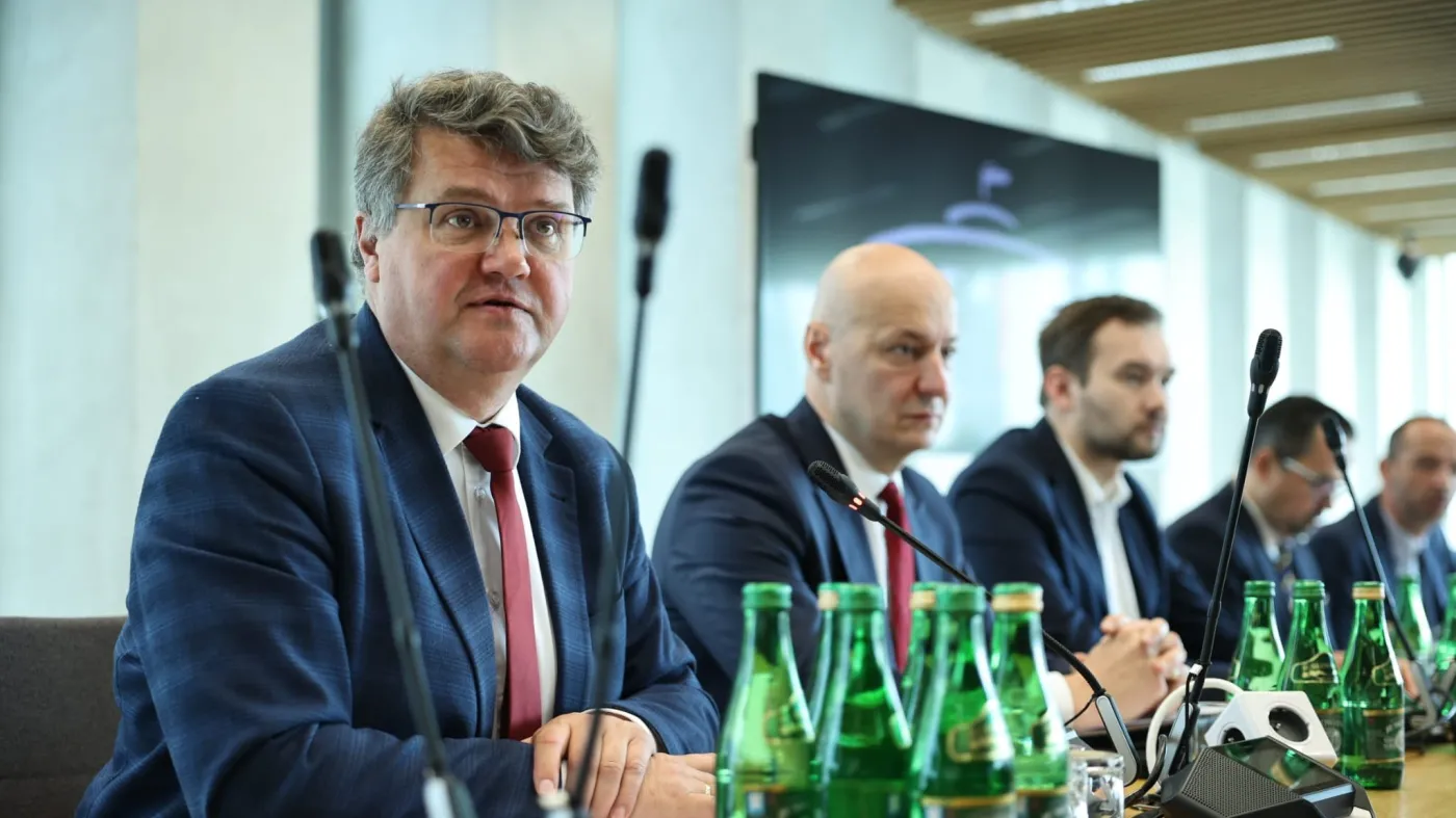 Wiceminister Maciej Wąsik podczas posiedzenia Komisji Administracji i Spraw Wewnętrznych w Sejmie
