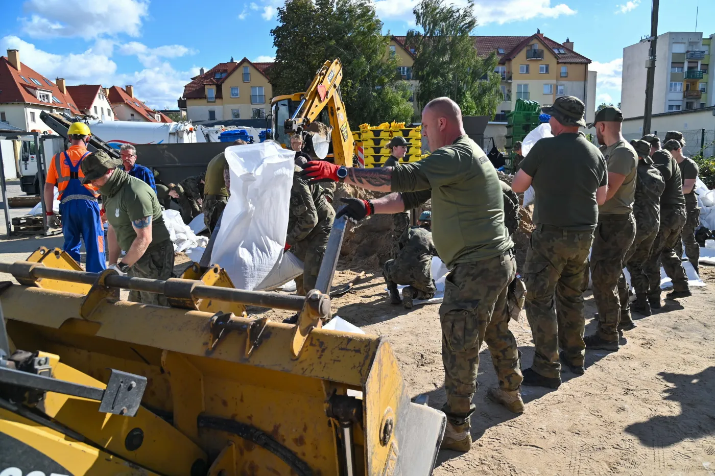 Powódź a prawa pracowników. Co się zmieni? Oto świadczenia i urlopy [LISTA]