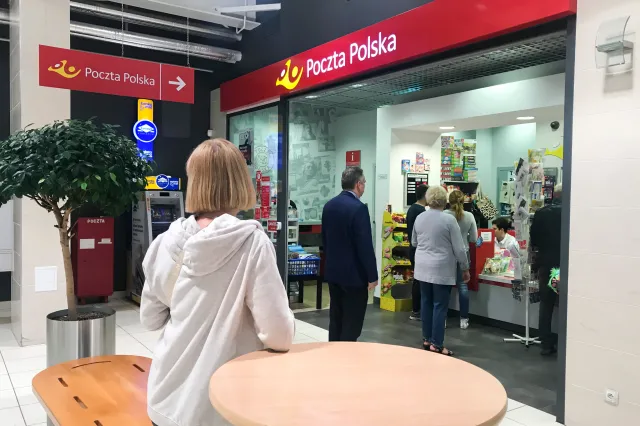 Poczta Polska bez monopolu na dostarczanie przesyłek urzędowych? Takiej zmiany chcą senatorowie, a komisja finansów ją aprobuje