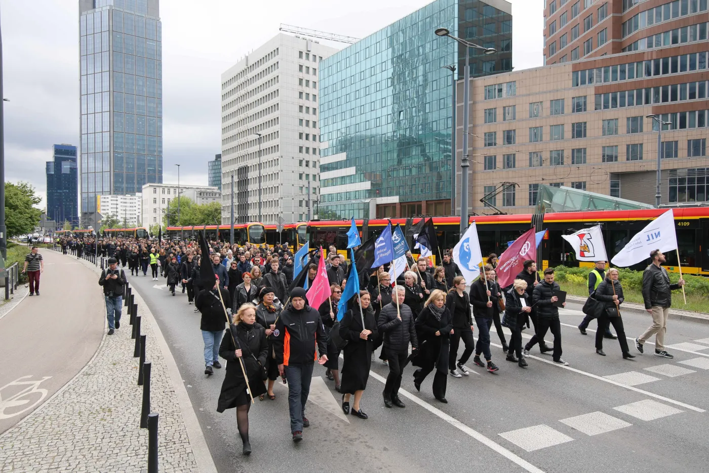 Warszawa, 10.05.2025. Marsz medyków przeciw przemocy