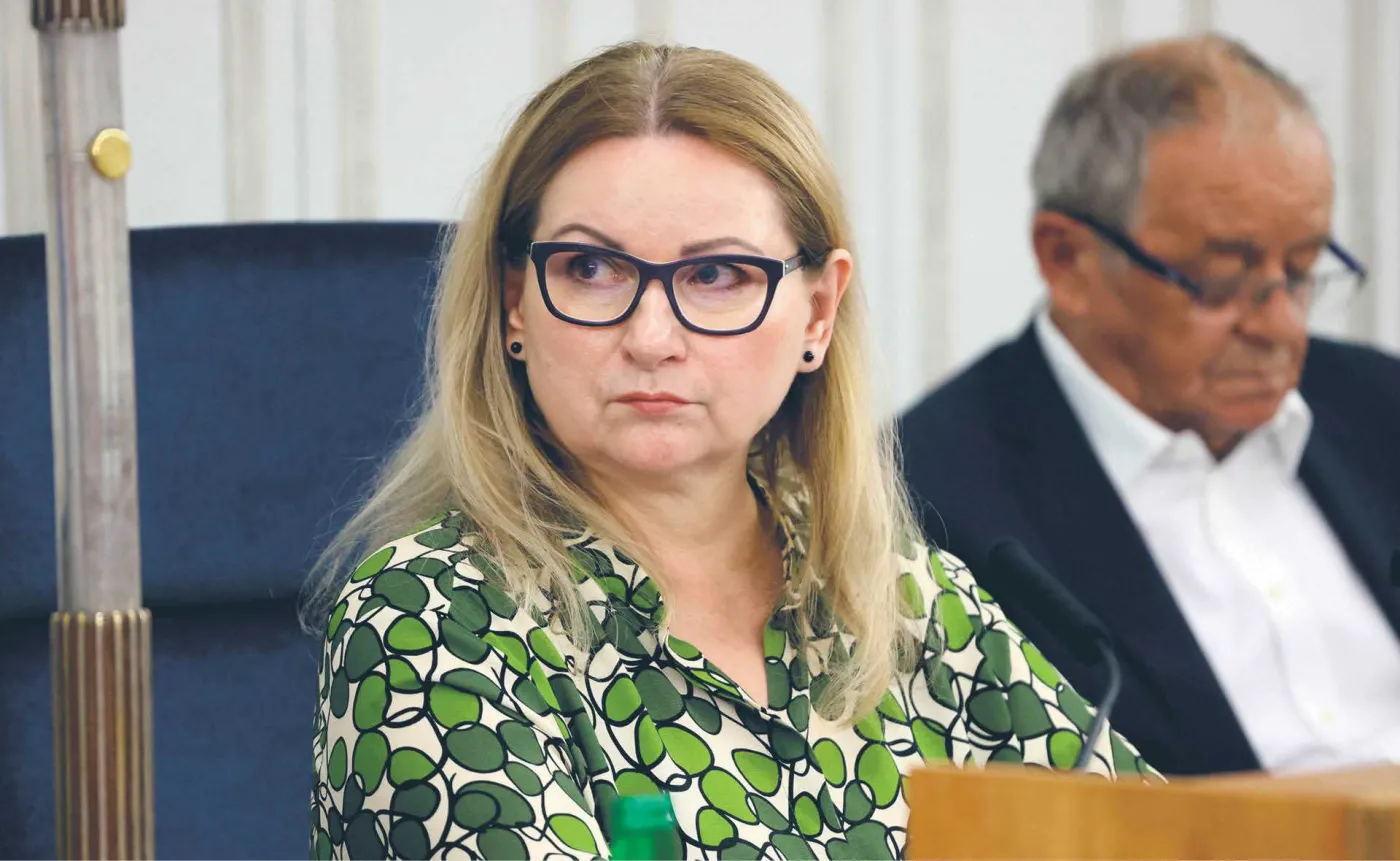 Kto się poświęci, czyli odpartyjnianie mediów