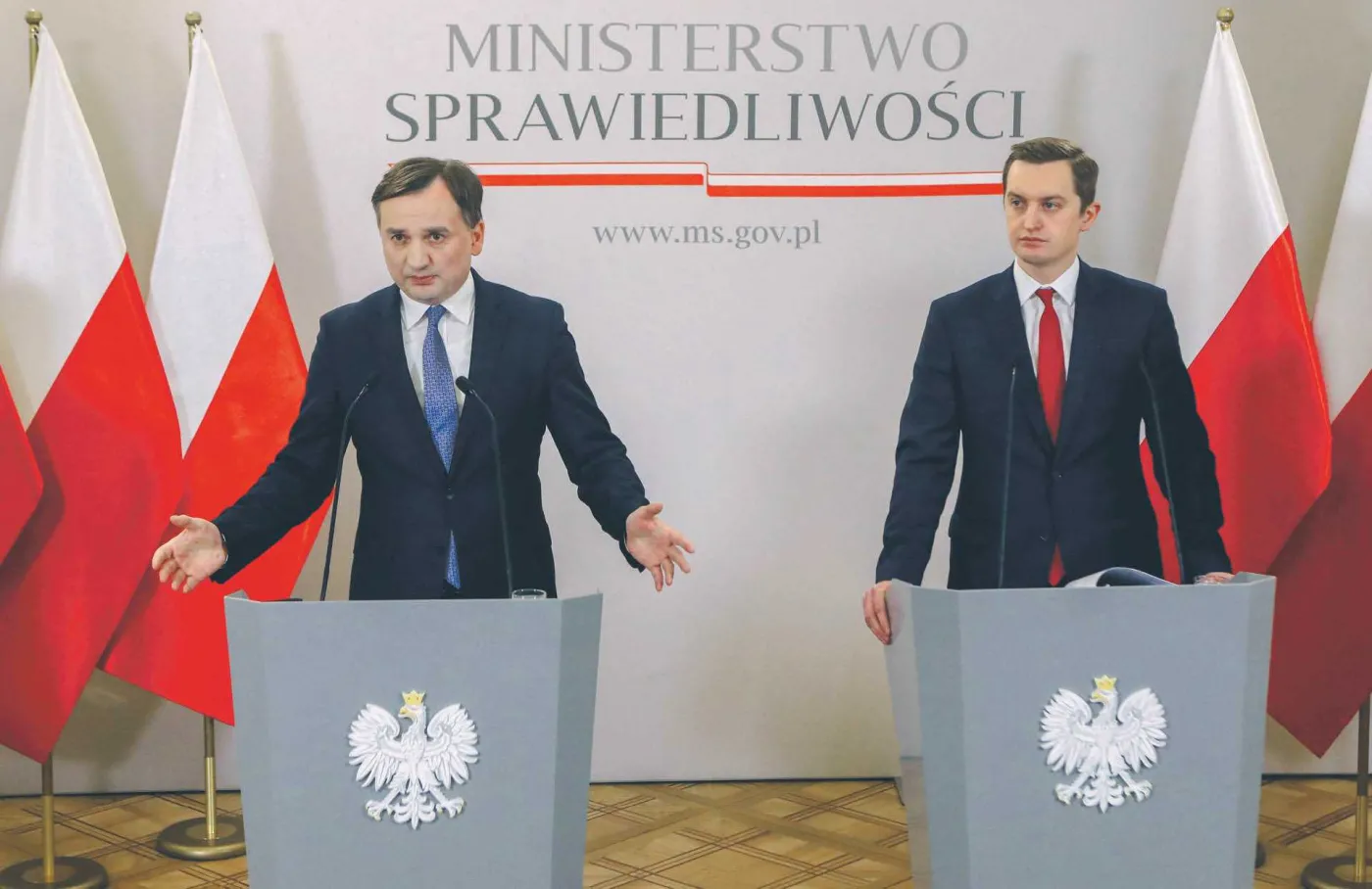 KE na prostej do warunkowości. Rząd na zakręcie