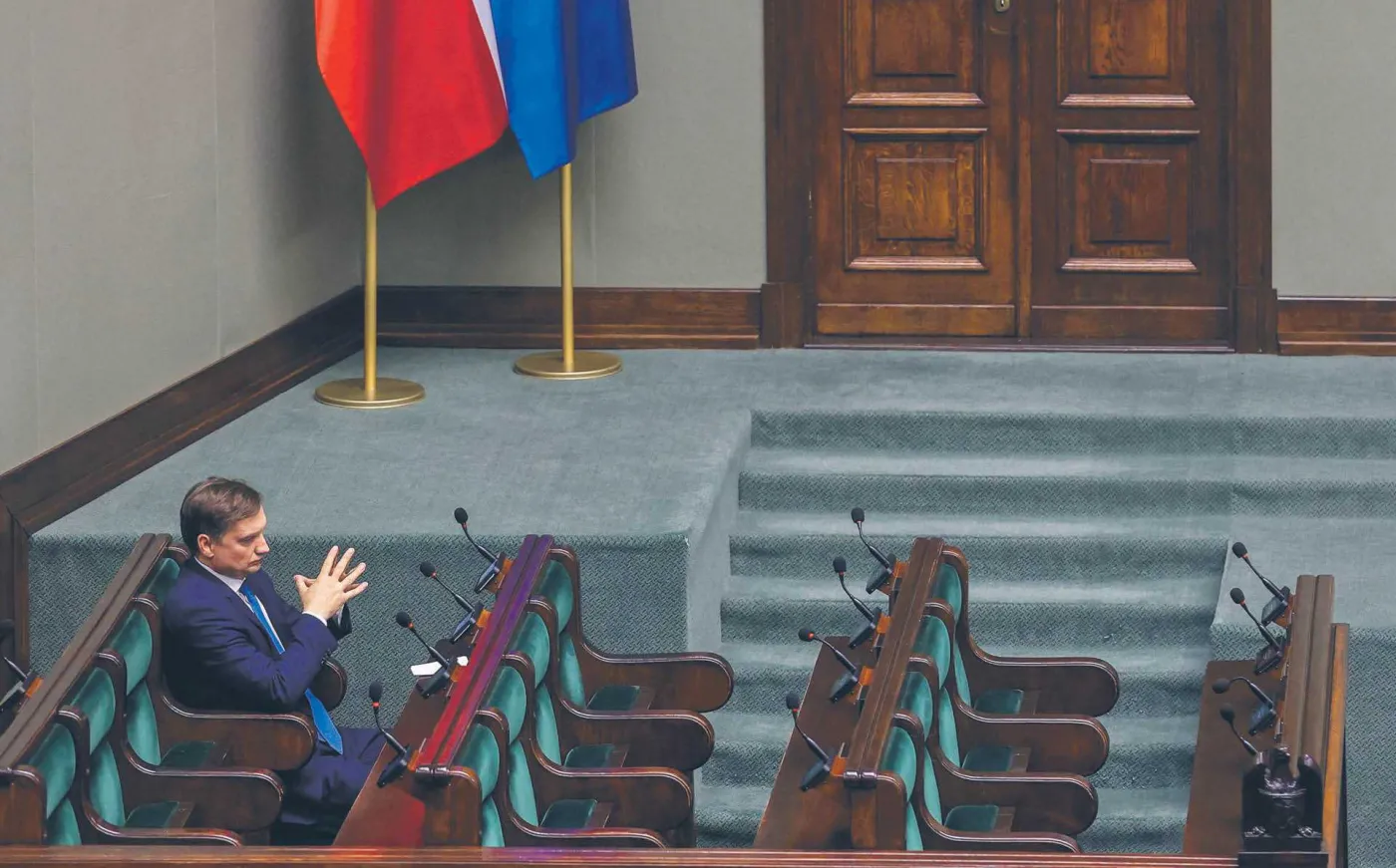Izba do likwidacji. Z Ziobrą lub bez