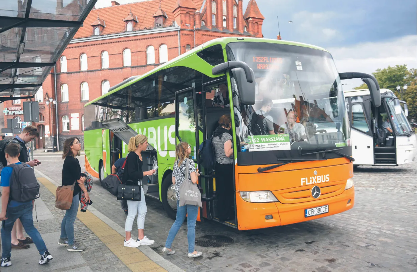 Wakacje odmroziły przewozy