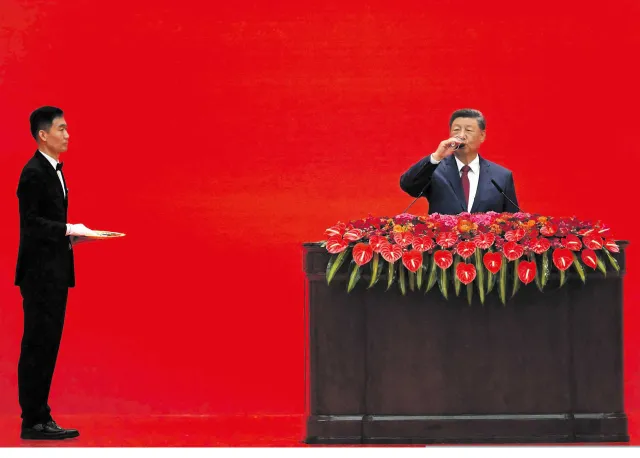 Cierpliwe układanie kamyków. Jak Chiny wykorzystują wojnę w Iranie [ANALIZA]