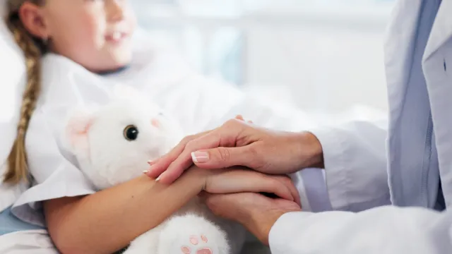 Nawet 120 dni opieki na chore dziecko. Rząd szykuje rewolucję w zasiłkach
