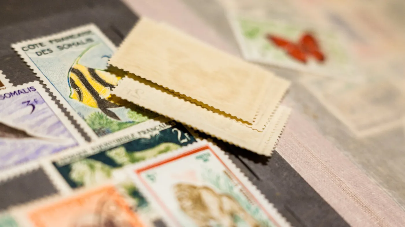 Waży 0,04 g i kosztuje 9,5 mln dolarów. Najdroższy znaczek pocztowy świata możliwy do oglądania