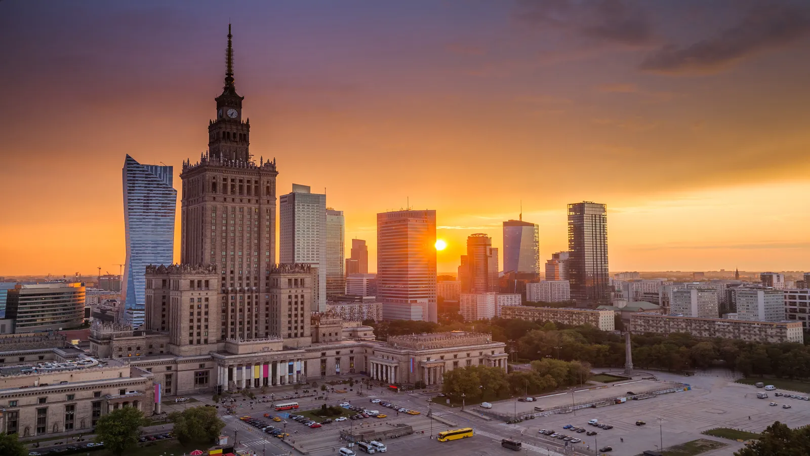 Polska nowym centrum cyfrowym Europy. Rekordowy ruch w Warszawie i rozwój infrastruktury IT
