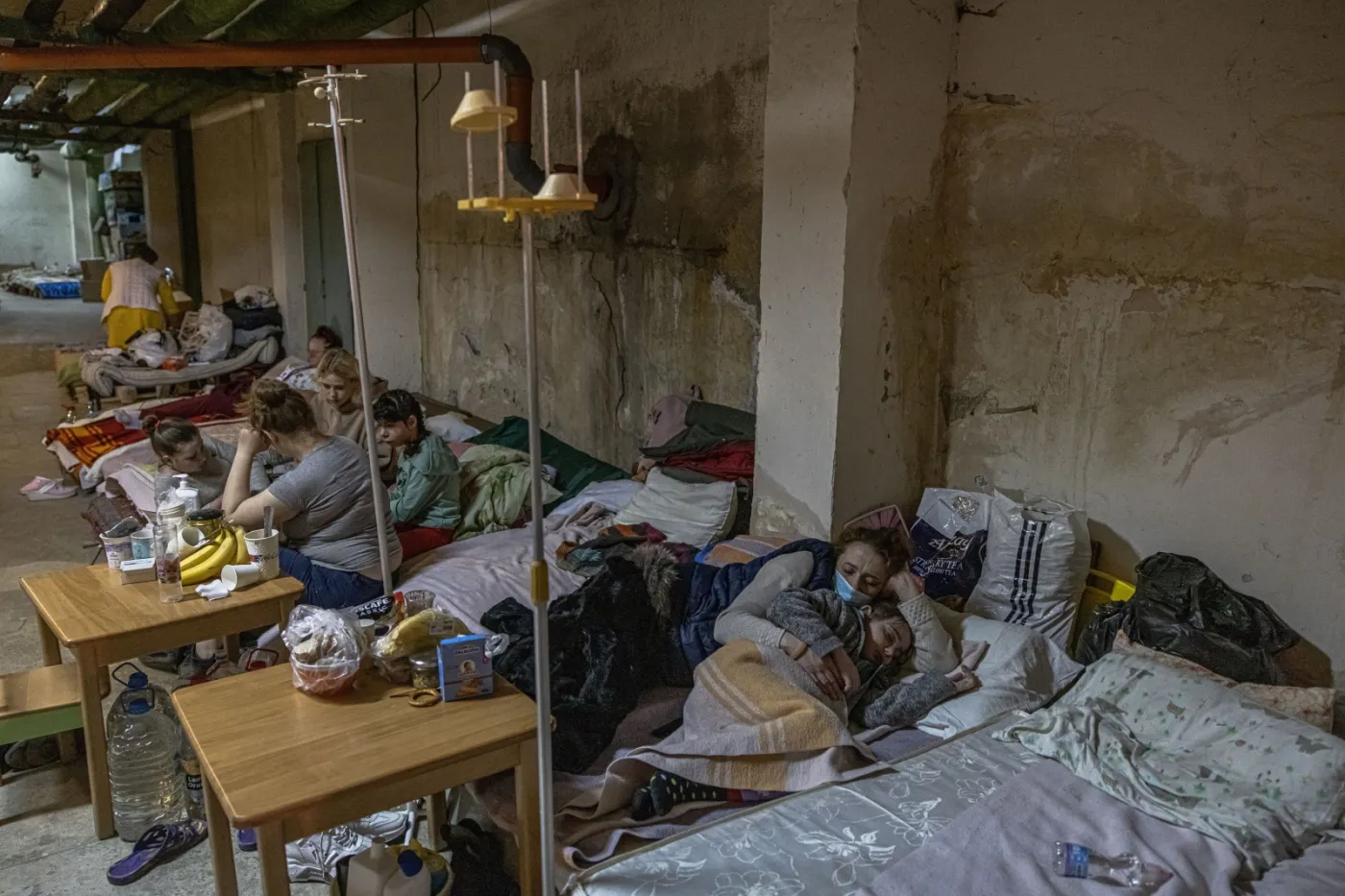 Rosjanie ostrzelali szpital położniczy w Mariupolu. We Lwowie matka po cesarskim cięciu ewakuowana do schronu
