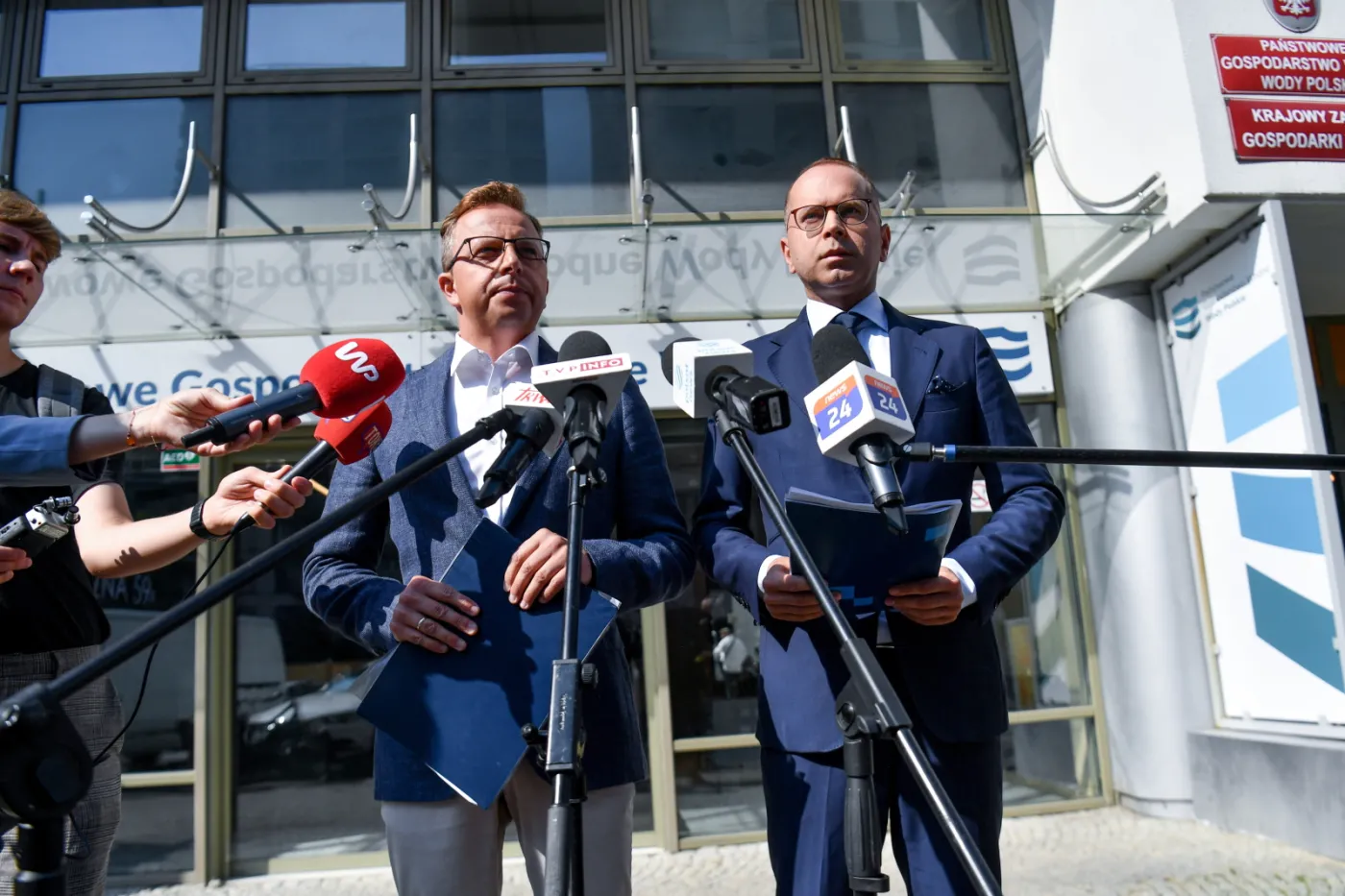 Parlamentarzyści KO rozpoczęli kontrole poselskie dotyczące katastrofy ekologicznej w Odrze