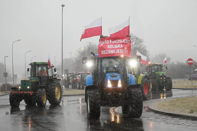 Rolnicy blokują drogi. W których regionach Polski będą dziś utrudnienia?
