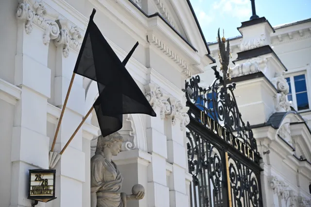 Zabójstwo na kampusie Uniwersytetu Warszawskiego. 8 maja dniem żałoby