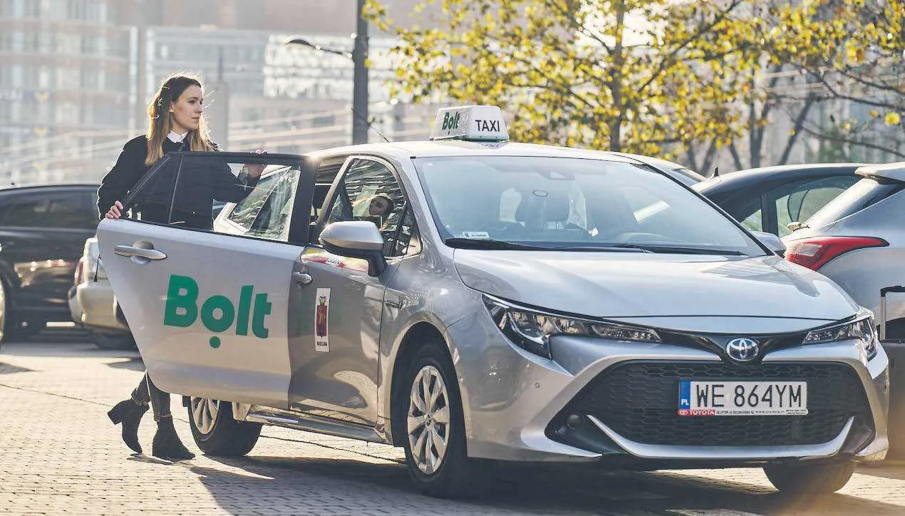 Wyznaczamy nowe standardy branży przejazdów taksówkami