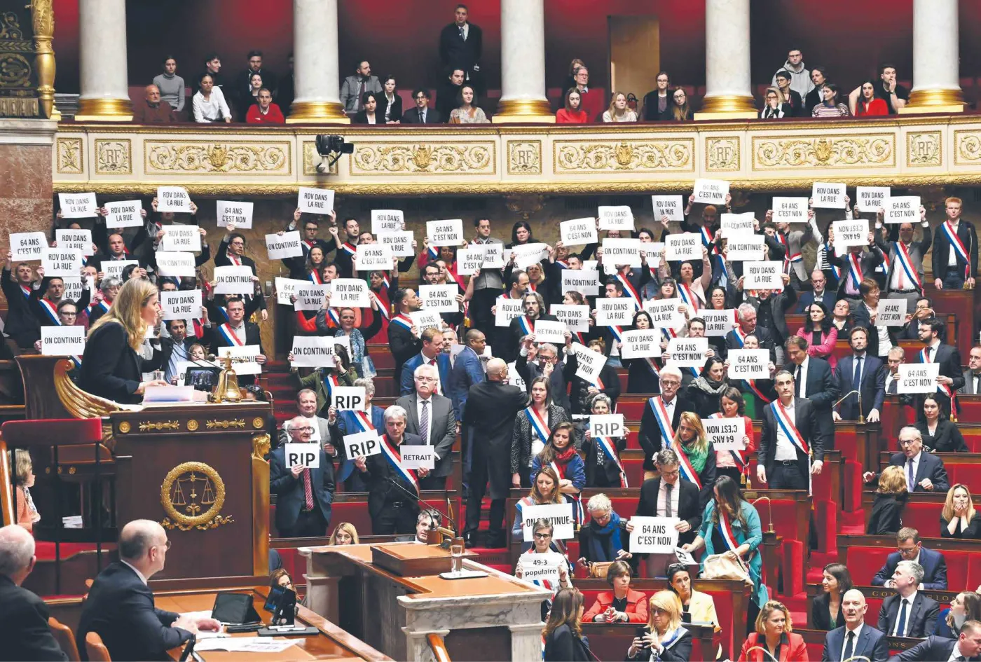 Deputowani lewicy domagali się referendum w sprawie wieku emerytalnego od 23 marca 2023 r.