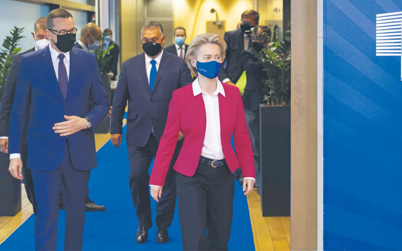 Morawiecki u Orbána. Komisja sugeruje TSUE