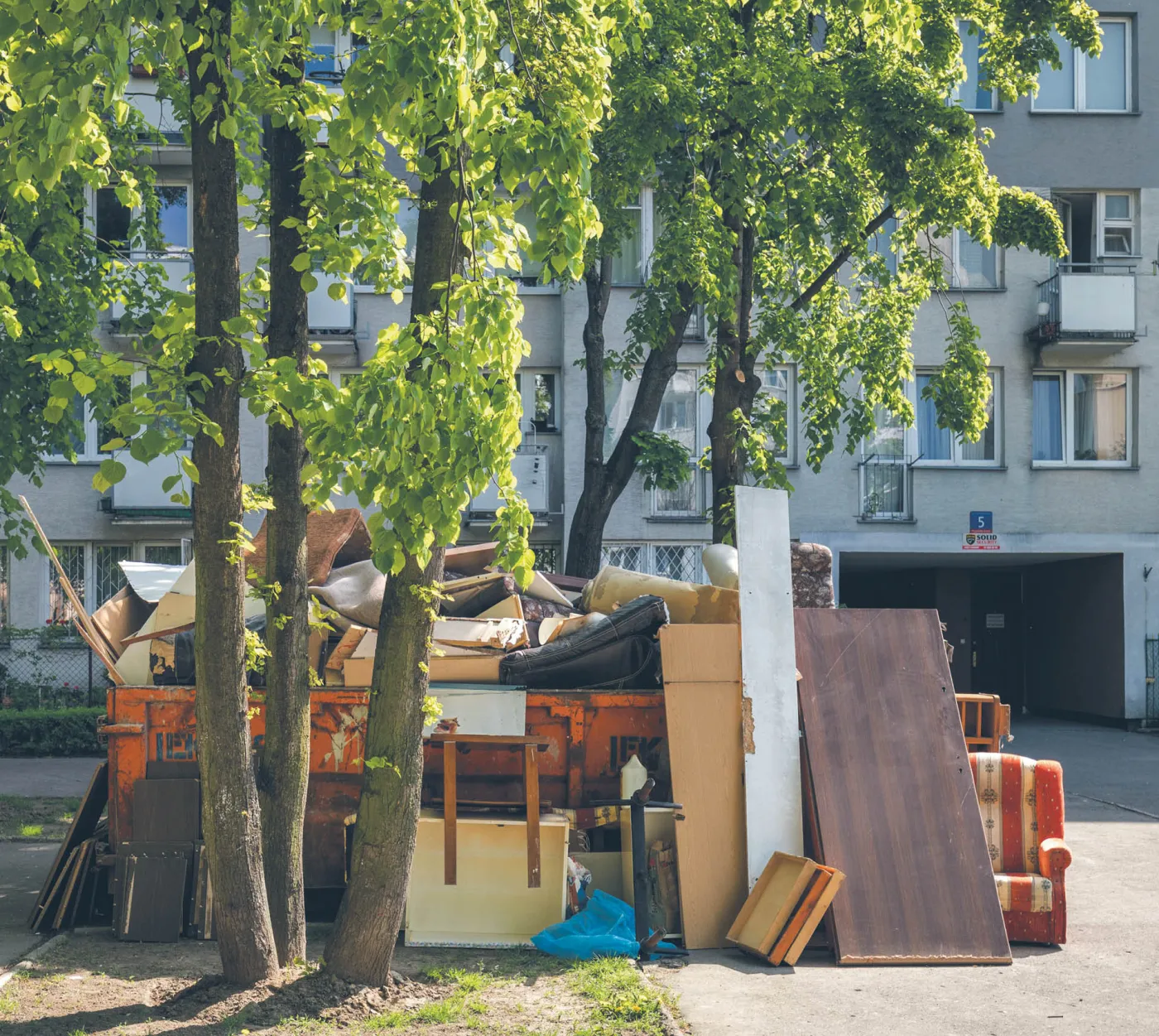 Bogatsi śmiecą więcej