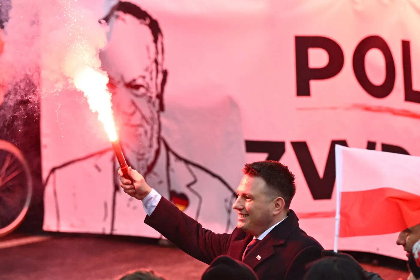 MSWiA o racach na Marszu Niepodległości: Wniosek o uchylenie immunitetu Mentzena przygotowuje policja