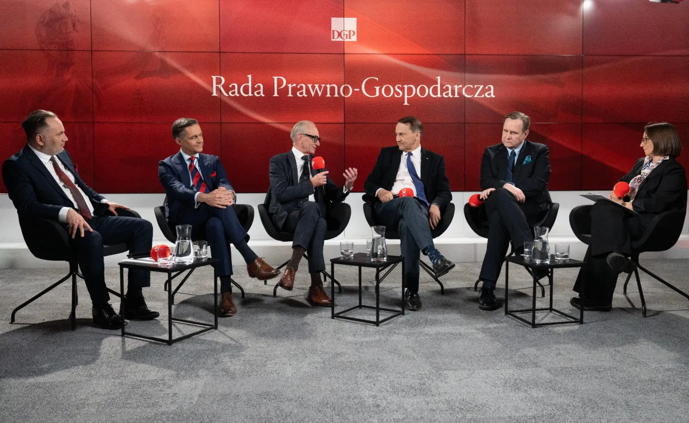 Warszawa 19.05.2026 Rada Prawno Gospodarcza Tomasz Pietryga, Łukasz Bernatowicz, Marek Kowalski,  Minister Spraw Zagranicznych  Radosław Sikorski, Marek Górski, Karolina Wójcicka Fot. Wojtek Górski