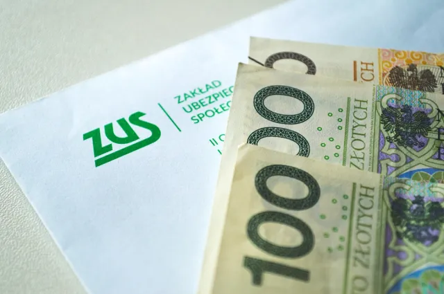 ZUS obniżał emerytury przez lata. Senior wygrał w sądzie i dostał 18 tys. zł