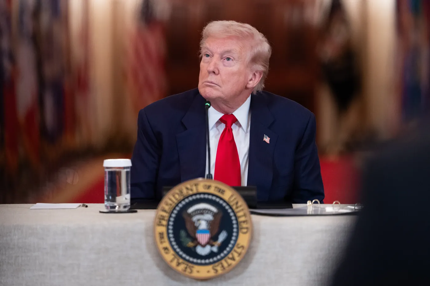 Ceny ropy wystrzeliły powyżej 100 USD. Trump: „To niska cena za pokój”