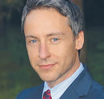 prof. Robert Grzeszczak kierownik Centrum Bada