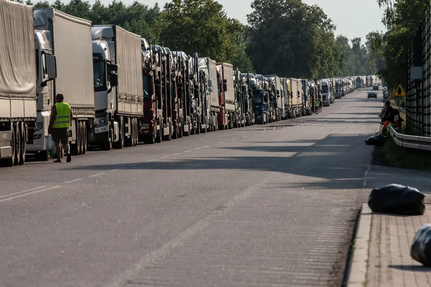 Brak specjalistów blokuje przejścia graniczne. Na odprawę ciężarówki trzeba czekać kilka dni