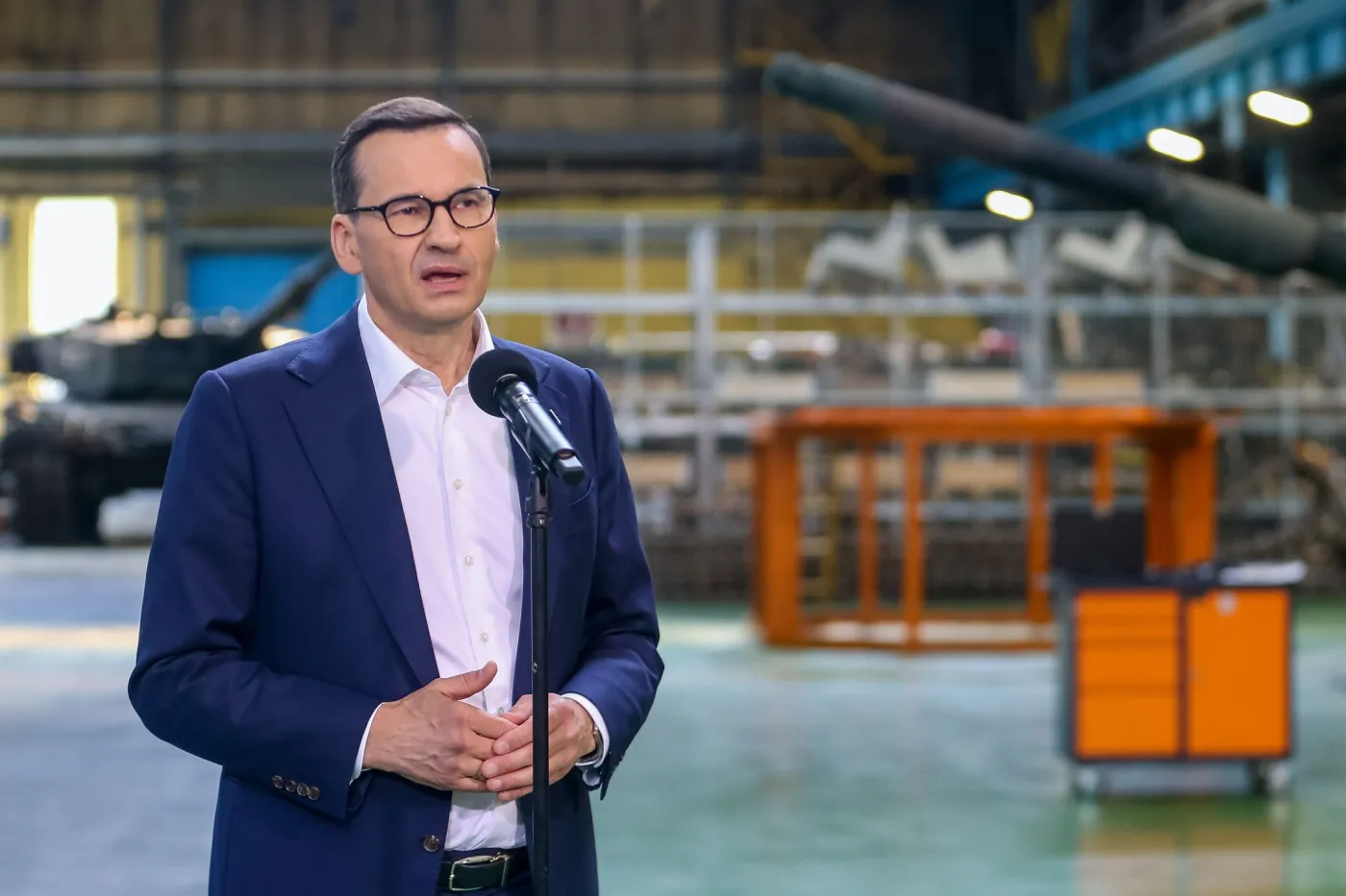 Premier: Wkrótce przekazanie hal na potrzeby produkcji w Gliwicach armatohaubic Krab