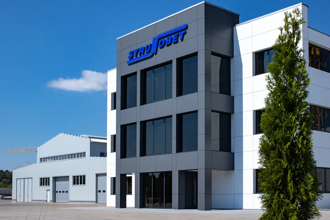 Z optymizmem patrzymy w przyszłość