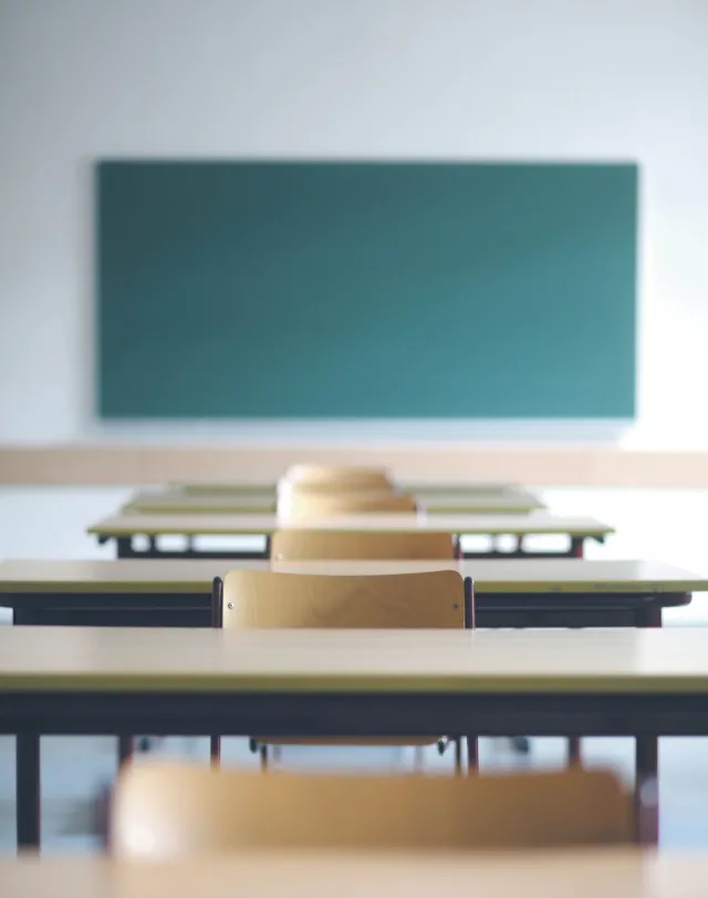 (Nie)wiele kampanijnych obietnic dla oświaty. Nauczyciele nie mają co liczyć na wzrost uposażeń