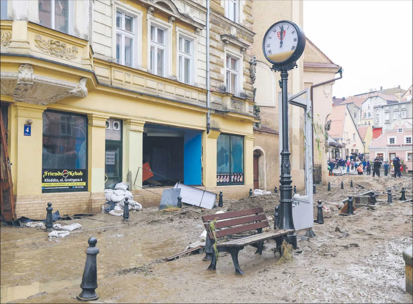 Firmy oczekują większej pomocy, rząd tłumaczy przepisy