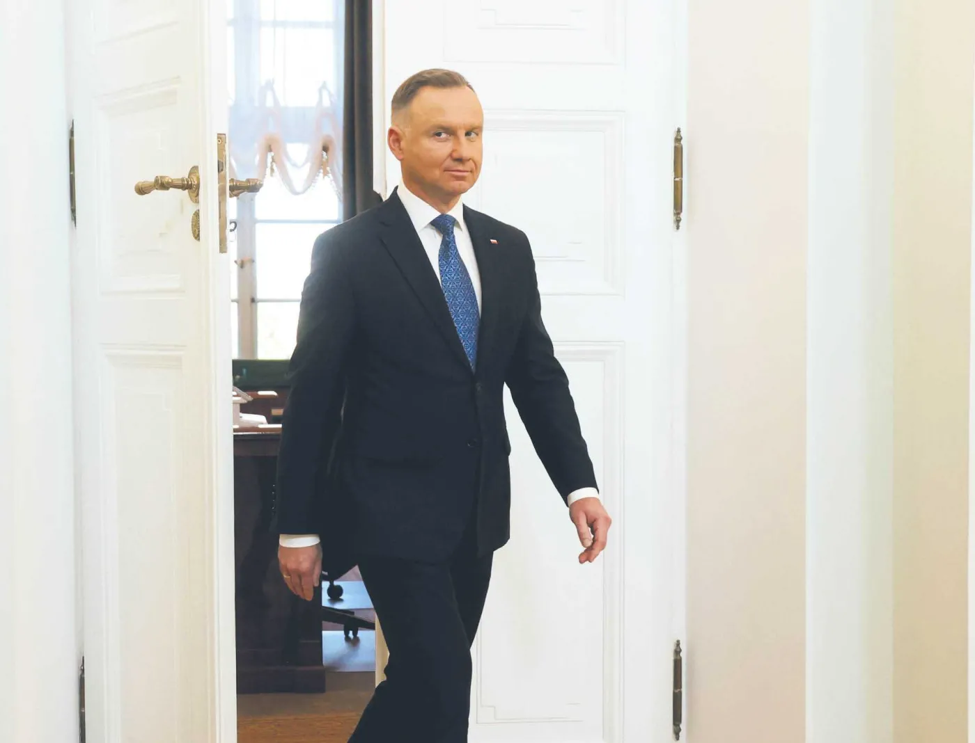 Bazowy scenariusz zakłada, że prezydent Andrzej Duda desygnuje na premiera przedstawiciela PiS