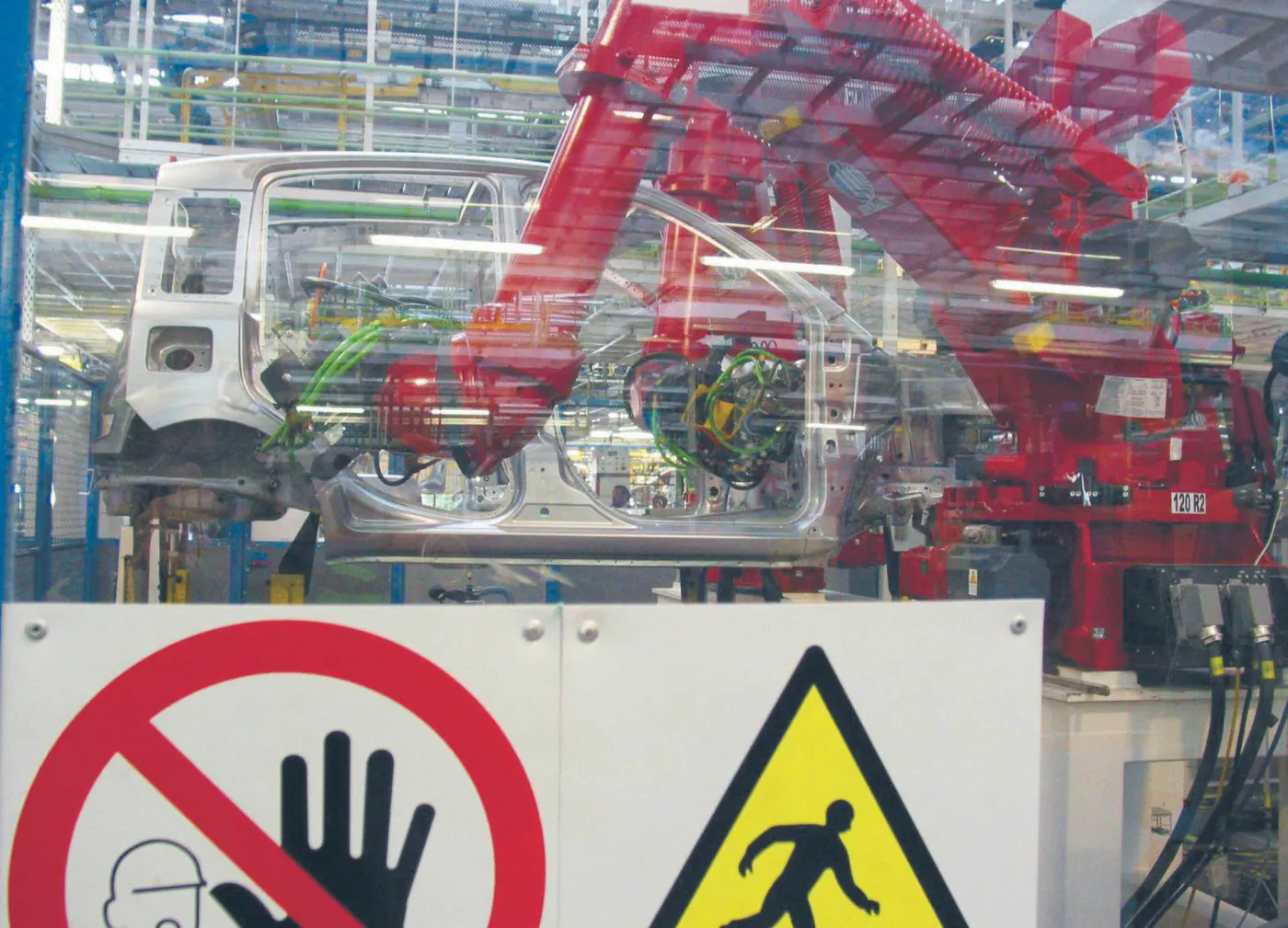 Bez komponentów producenci aut nie pojadą