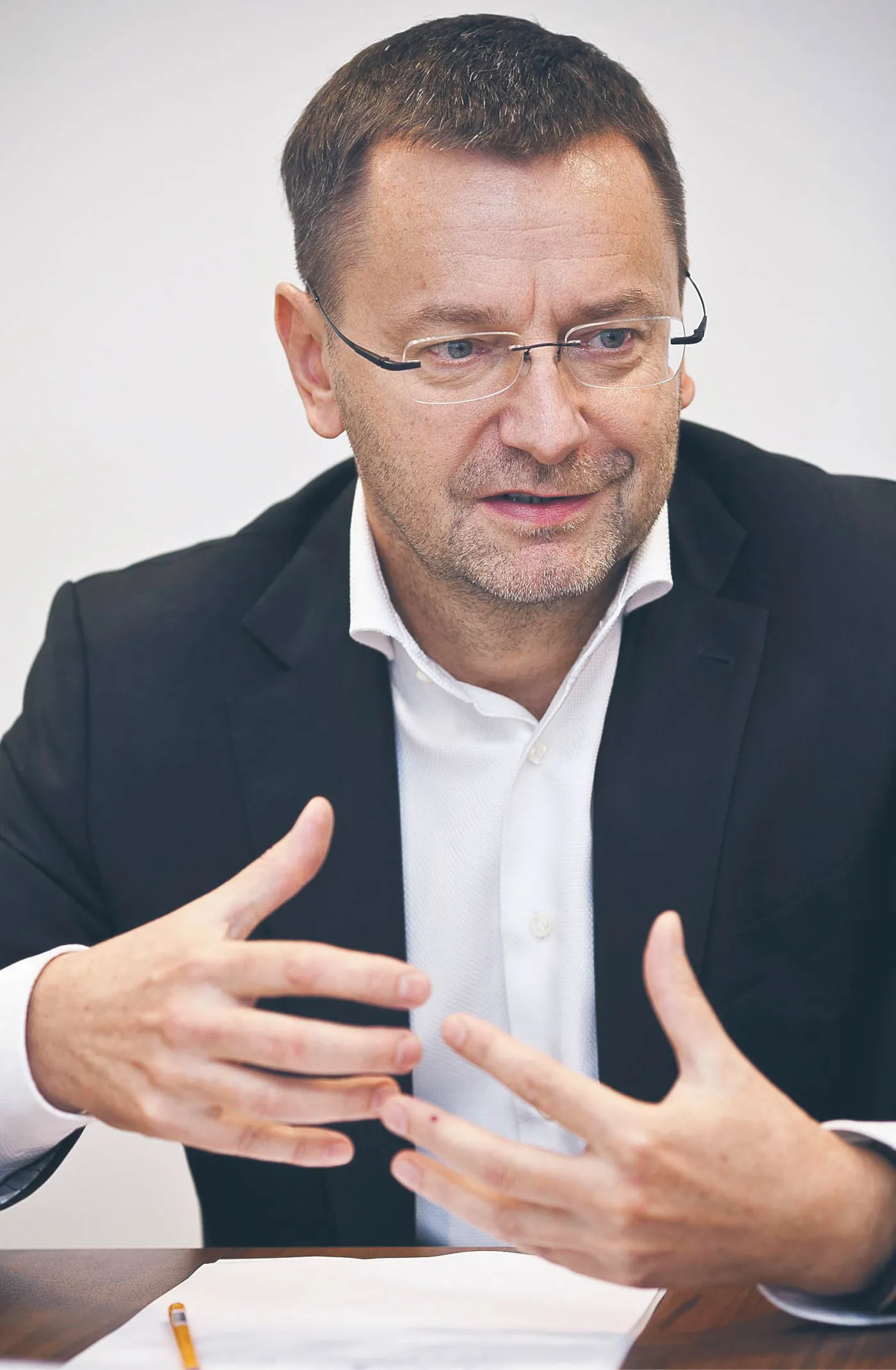 Janusz Jankowiak jest g