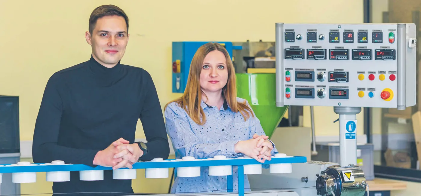 Z pyłu powstałeś, pyłem cię wzbogacę