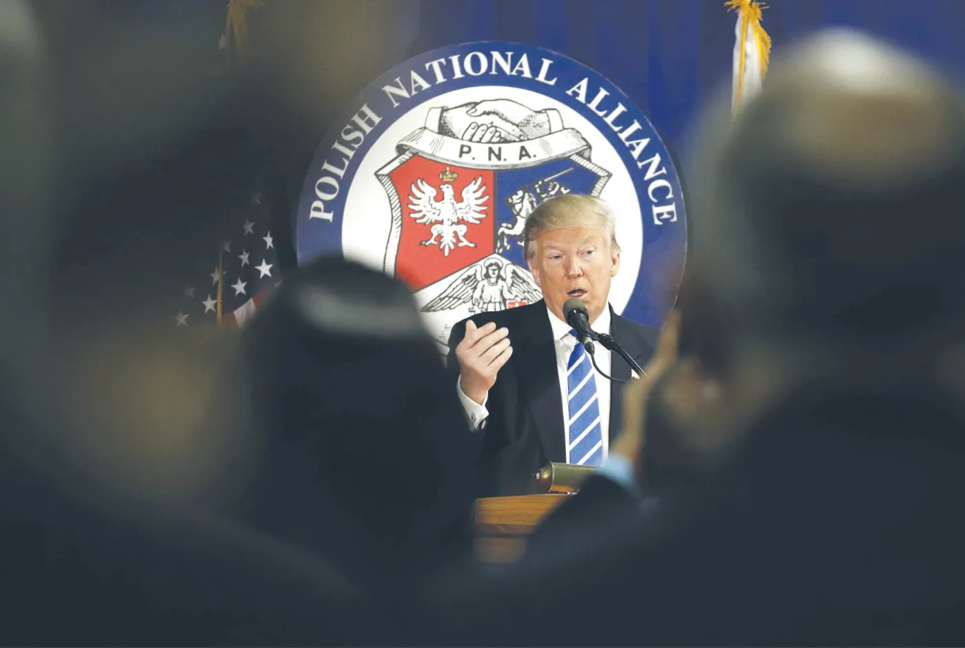 Polonijne kalkulacje. Na co liczy Trump