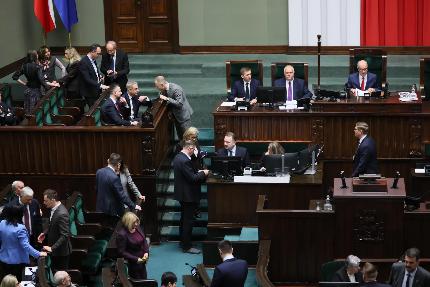 Sejm zdecydował: ceny paliw w dół. Kierowcy odczują zmianę szybko