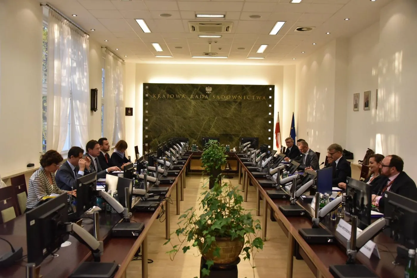 Wybory do KRS czy polityczna selekcja? Ile waży głos sędziów