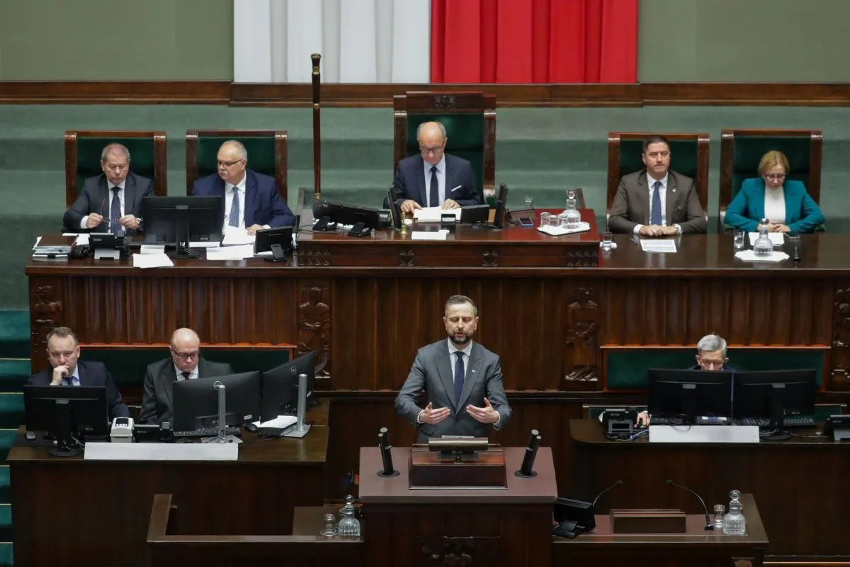 Wicepremier, minister obrony narodowej Władysław Kosiniak-Kamysz na mównicy na sali obrad Sejmu