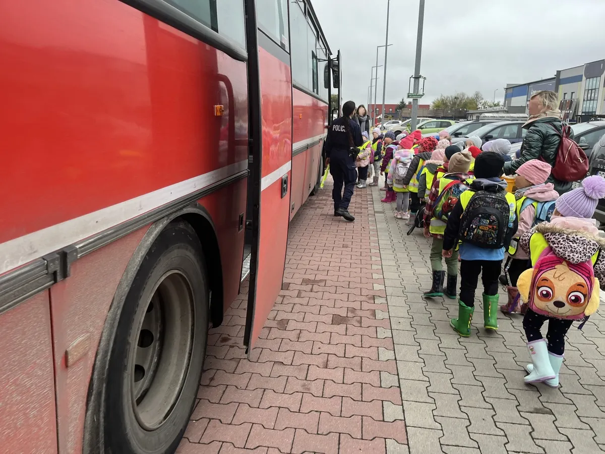Gminy uchylają się od dowożenia uczniów do szkół