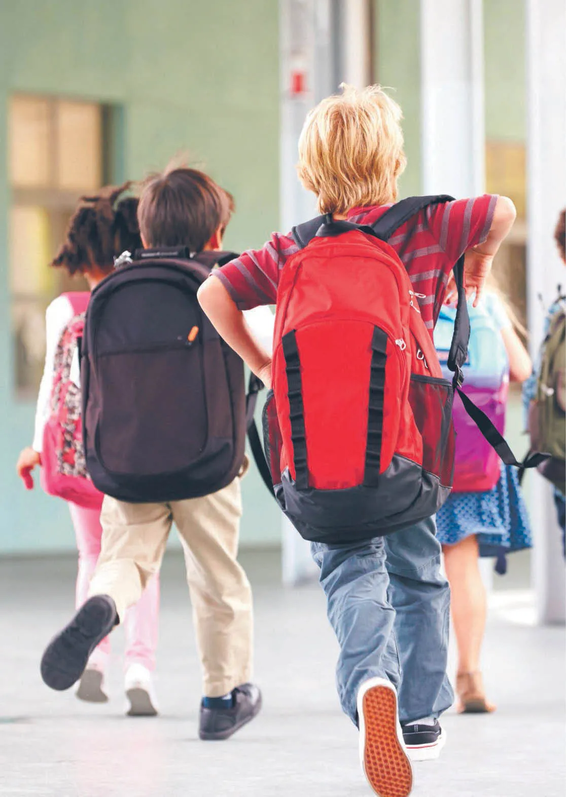 Książki towarem z ograniczonym dostępem. Rosną kolejki po używane