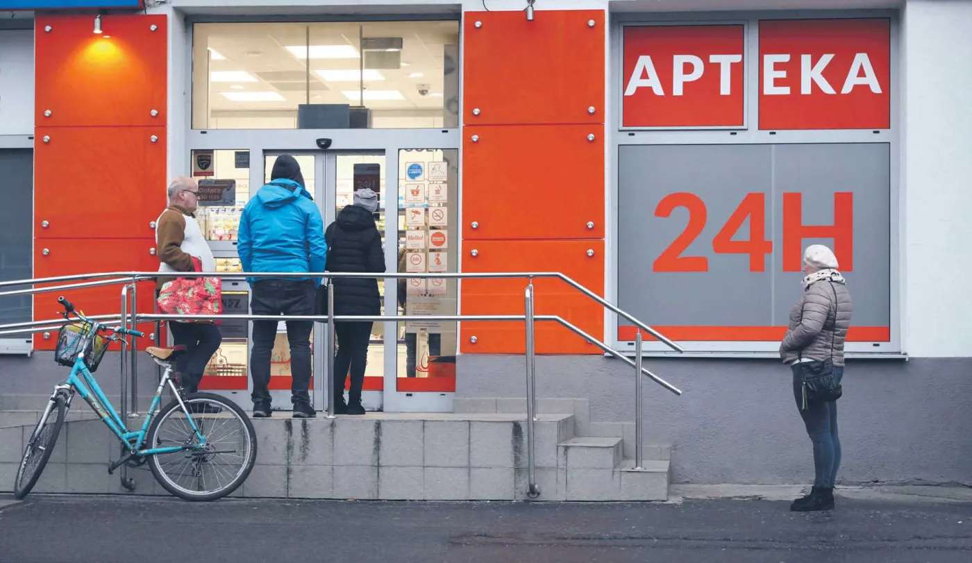 Aptek nadal ubywa, ale wolniej niż przed pandemią