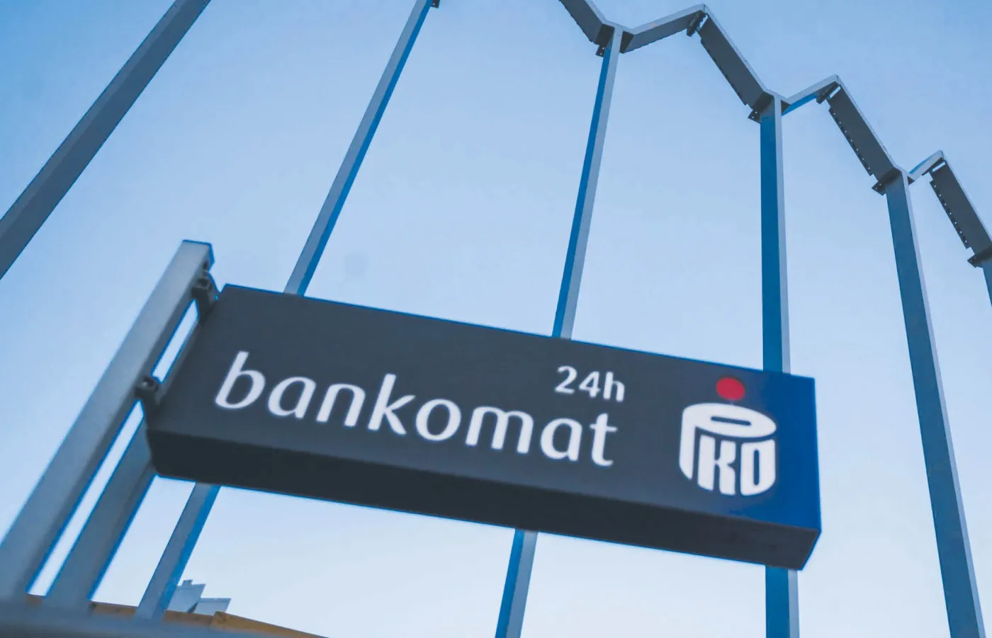 Banki mogą się zamykać i skracać pracę oddziałów