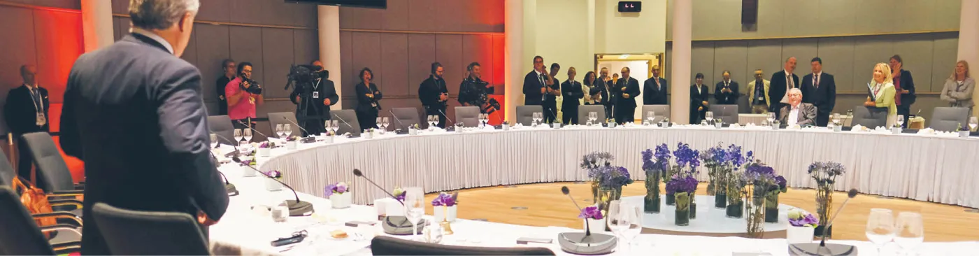 PiS broni się przed kandydatem Merkel