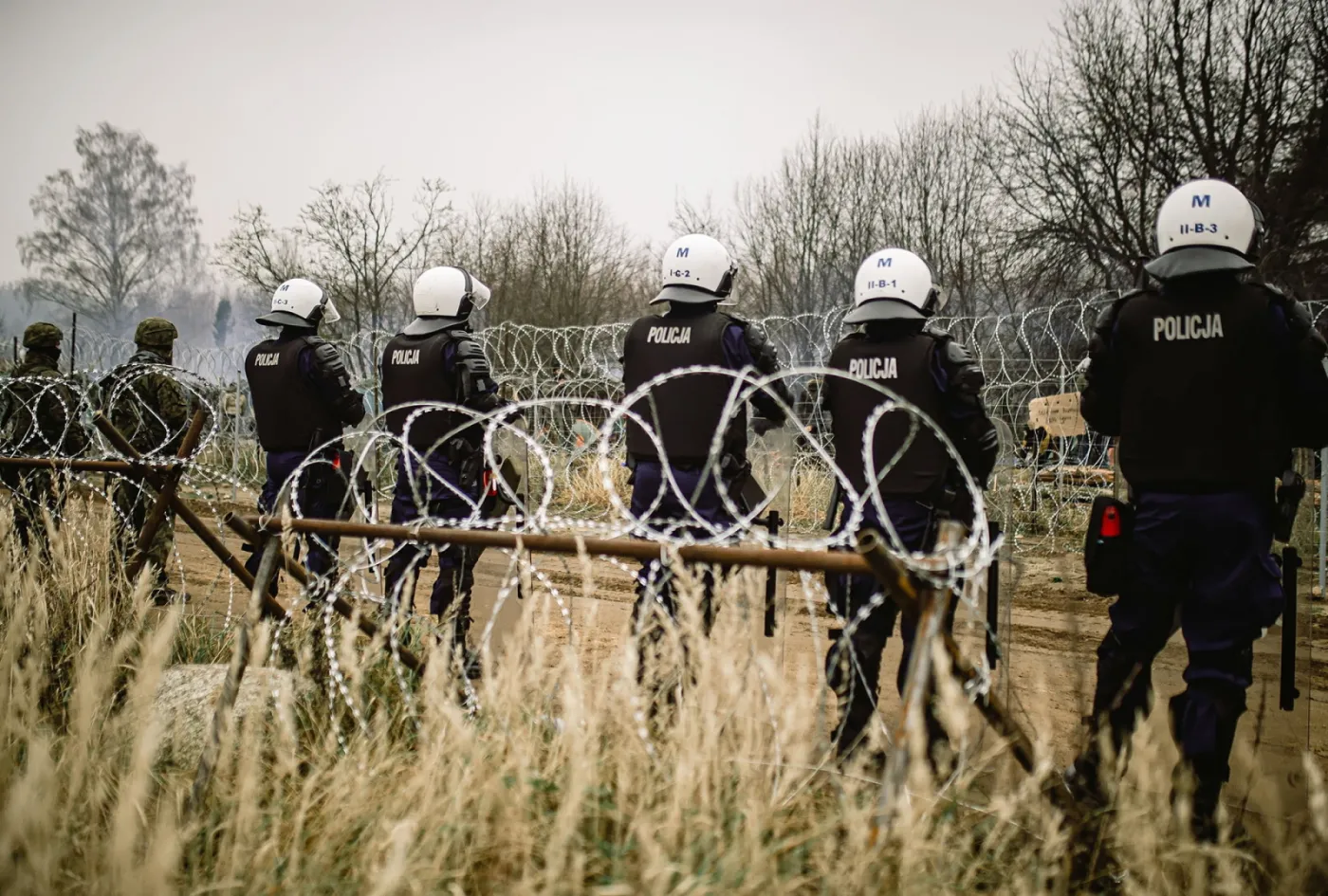 9 policjantów na granicy zostało rannych