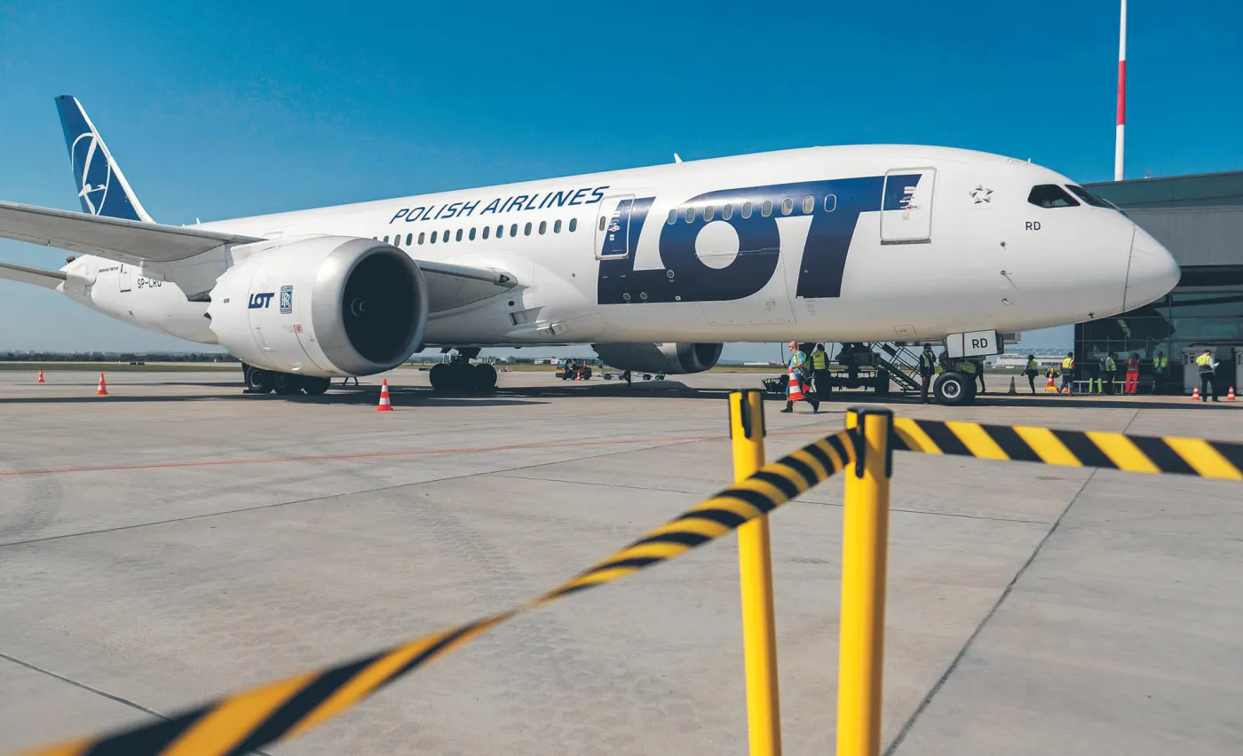 Uziemione boeingi hamują rozwój LOT-u