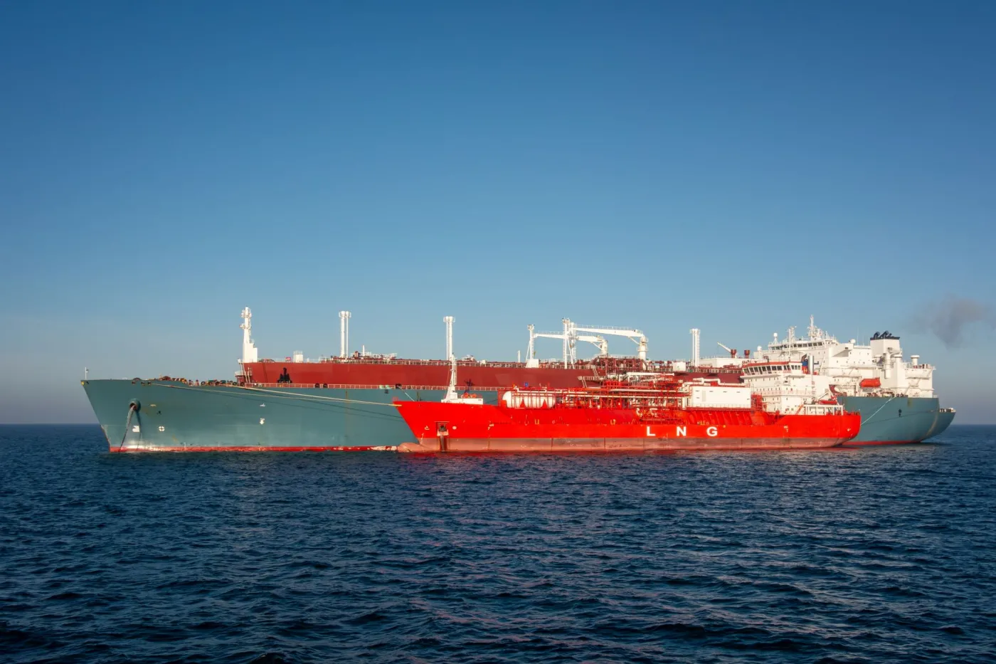 Koniec rozejmu Trumpa. Strzały w cieśninie Ormuz. Iran zamknął przeprawę